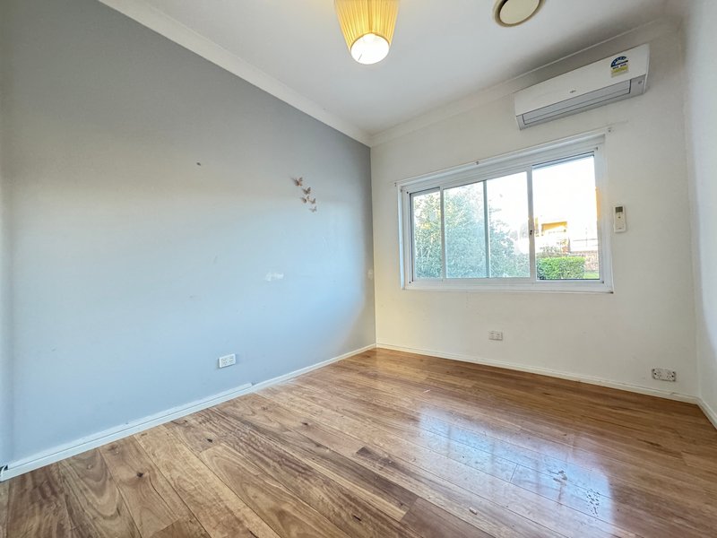 Photo - 3 Charm Place, Peakhurst NSW 2210 - Image 7