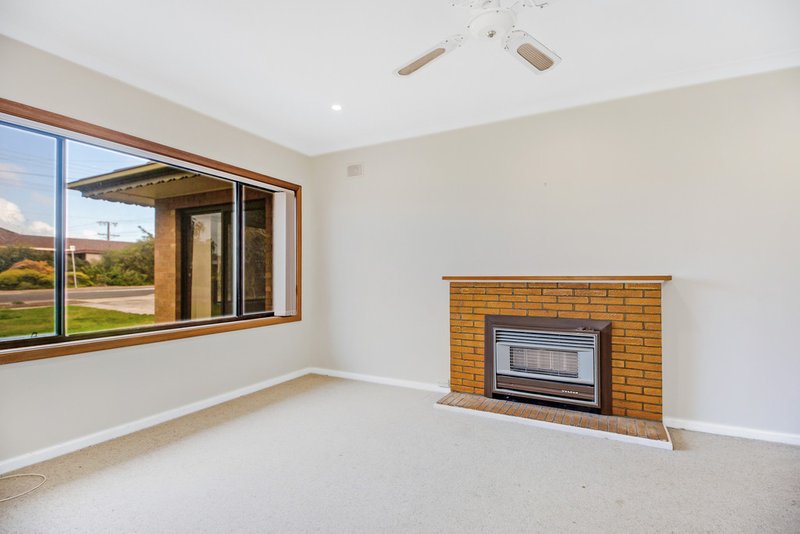 Photo - 3 Cheam Drive, Reynella SA 5161 - Image 3