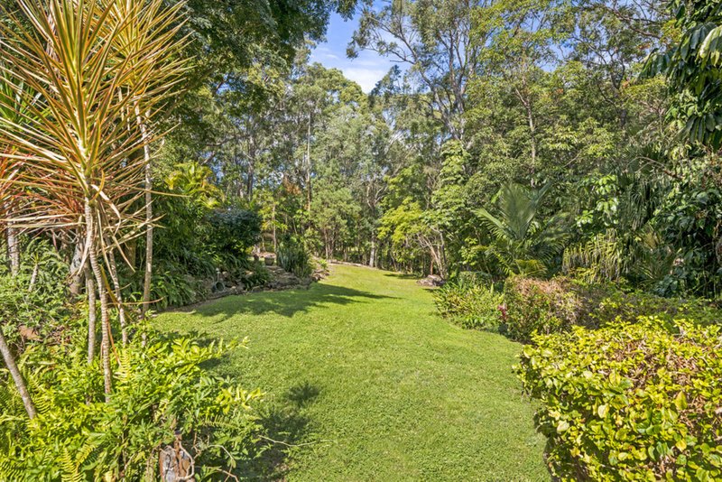 Photo - 3 Cheshire Grove, Elanora QLD 4221 - Image 8