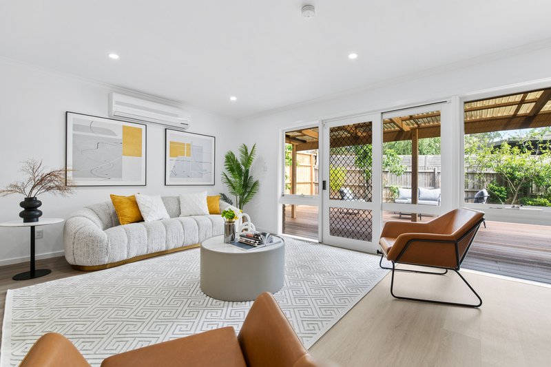 Photo - 3 Chichester Square, Wantirna VIC 3152 - Image 1