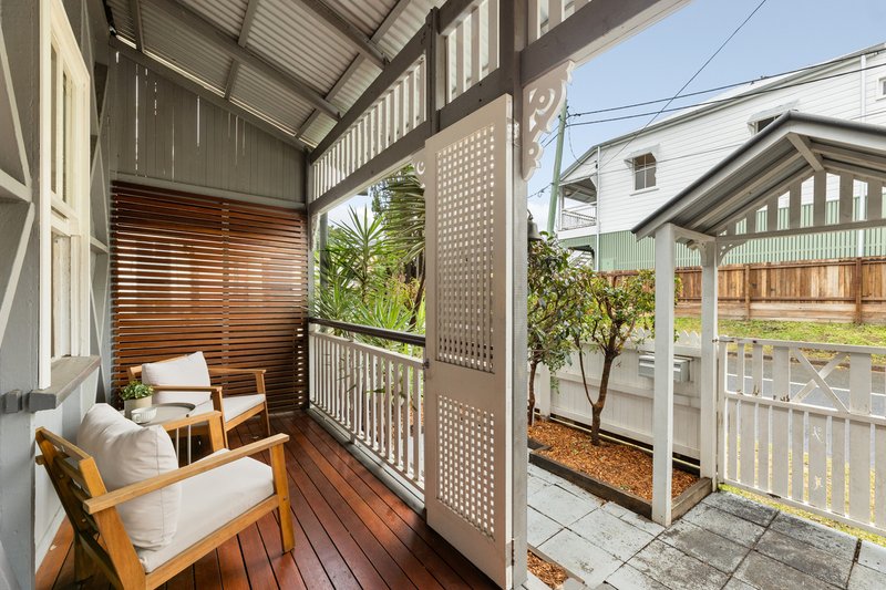 Photo - 3 Chorlton Street, East Brisbane QLD 4169 - Image 2