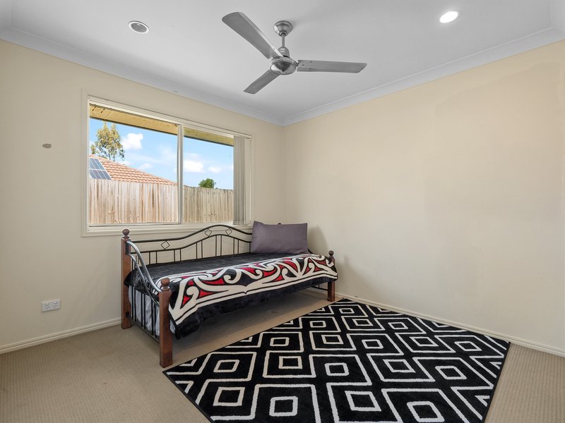 Photo - 3 Chris Street, Redbank QLD 4301 - Image 12