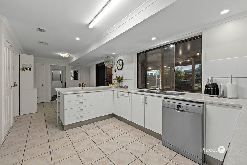 Photo - 3 Cistola Court, Albany Creek QLD 4035 - Image 6