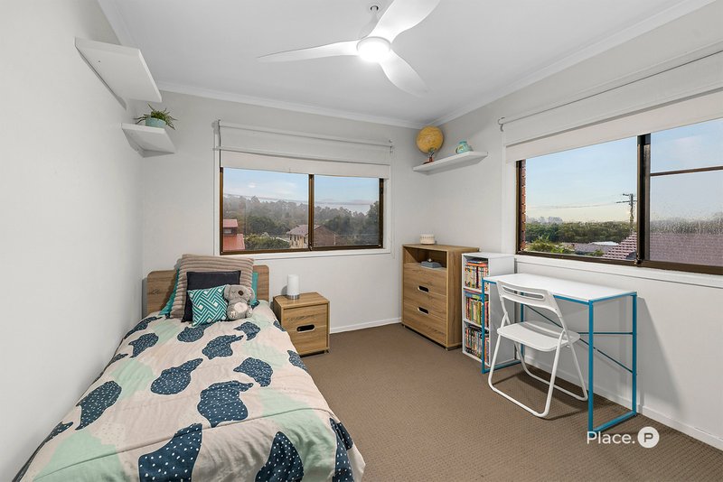 Photo - 3 Cistola Court, Albany Creek QLD 4035 - Image 11