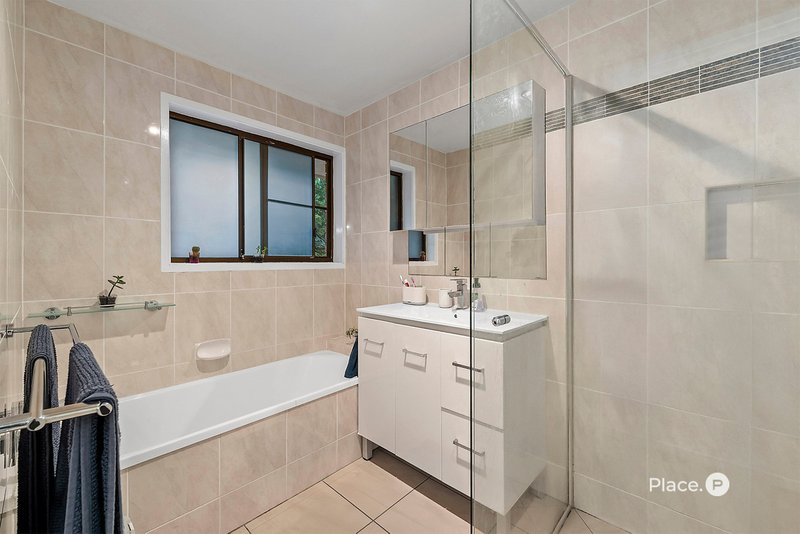 Photo - 3 Cistola Court, Albany Creek QLD 4035 - Image 13