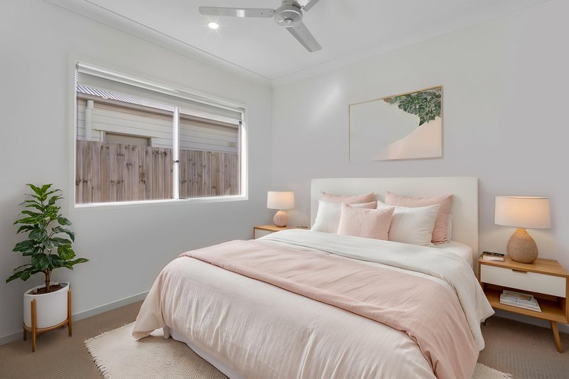 Photo - 3 Claireview Street, Logan Reserve QLD 4133 - Image 6