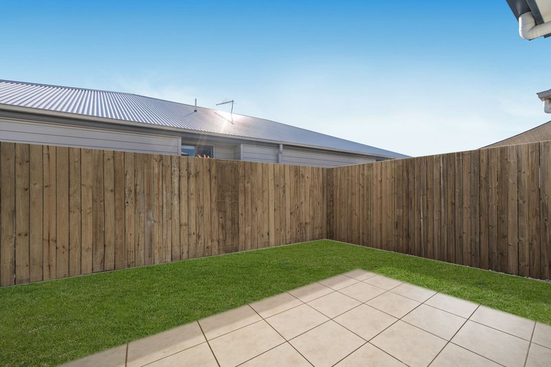 Photo - 3 Claireview Street, Logan Reserve QLD 4133 - Image 16