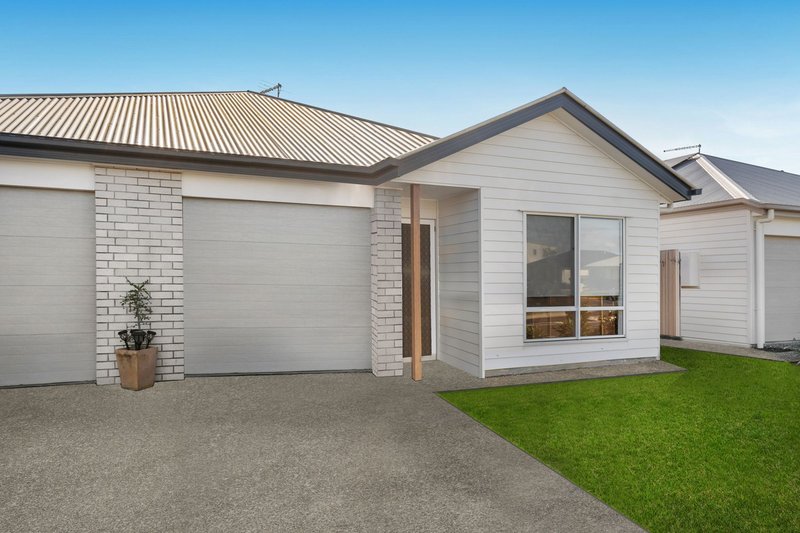 Photo - 3 Claireview Street, Logan Reserve QLD 4133 - Image 18