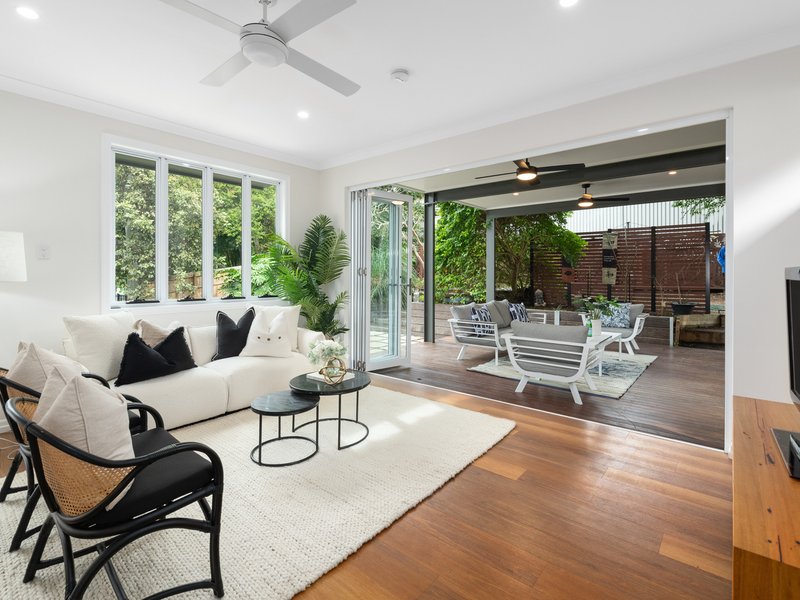 Photo - 3 Clandon Street, Indooroopilly QLD 4068 - Image 4