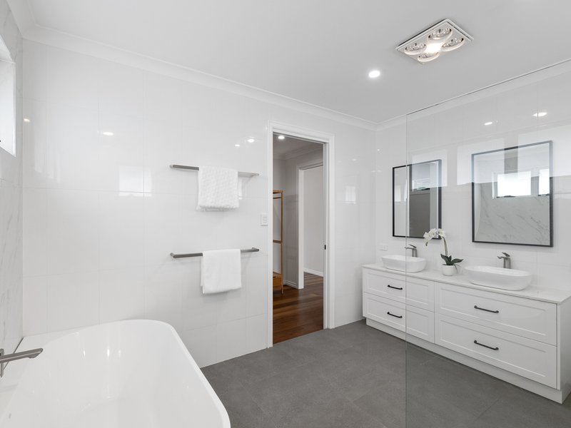 Photo - 3 Clandon Street, Indooroopilly QLD 4068 - Image 11