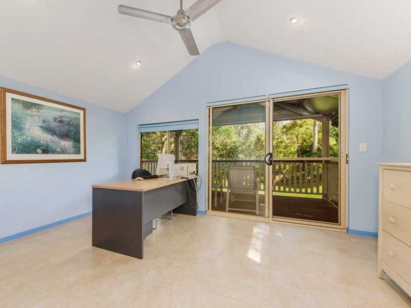 Photo - 3 Clansman Court, Bonogin QLD 4213 - Image 7