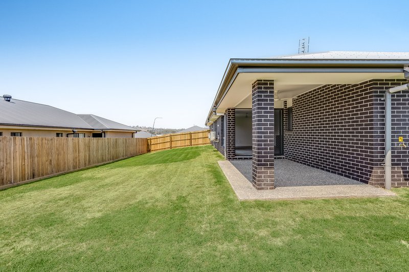 Photo - 3 Clara May Street, Cotswold Hills QLD 4350 - Image 8