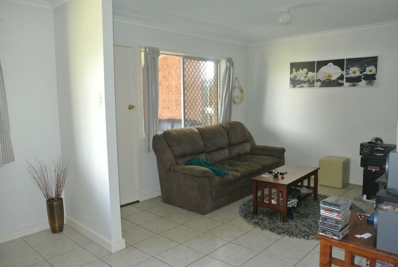 Photo - 3 Clark Street, Redcliffe QLD 4020 - Image 2