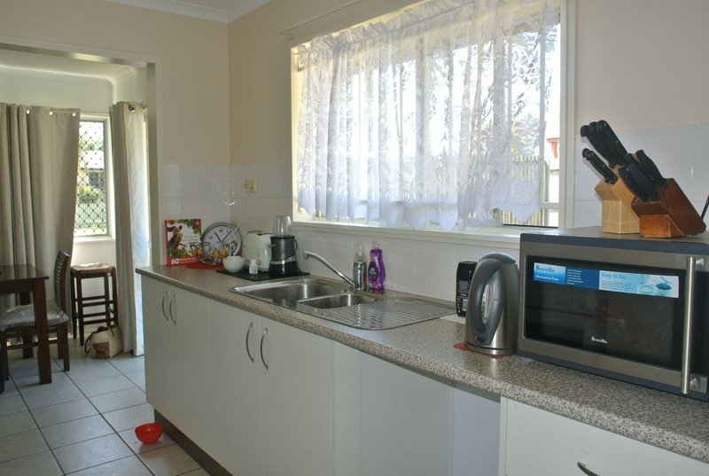 Photo - 3 Clark Street, Redcliffe QLD 4020 - Image 5