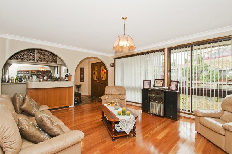 Photo - 3 Cleary Avenue, Kanahooka NSW 2530 - Image 2