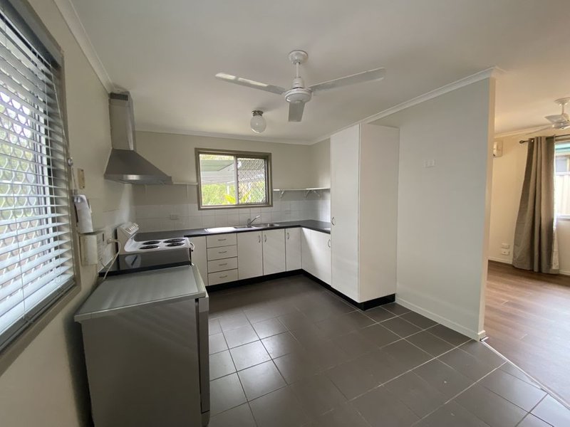 Photo - 3 Cliff Street, Kallangur QLD 4503 - Image 6