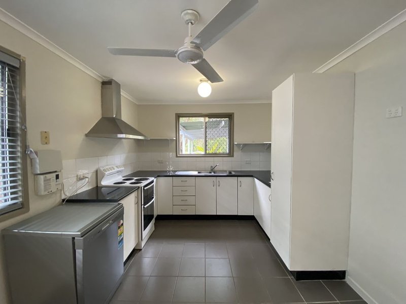 Photo - 3 Cliff Street, Kallangur QLD 4503 - Image 8