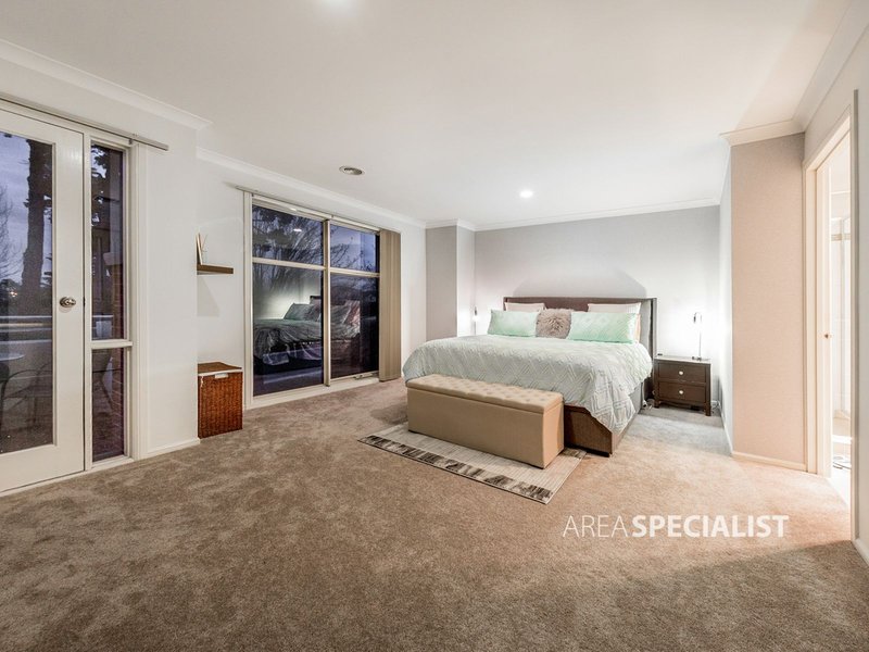 Photo - 3 Club House Crescent, Cranbourne East VIC 3977 - Image 12