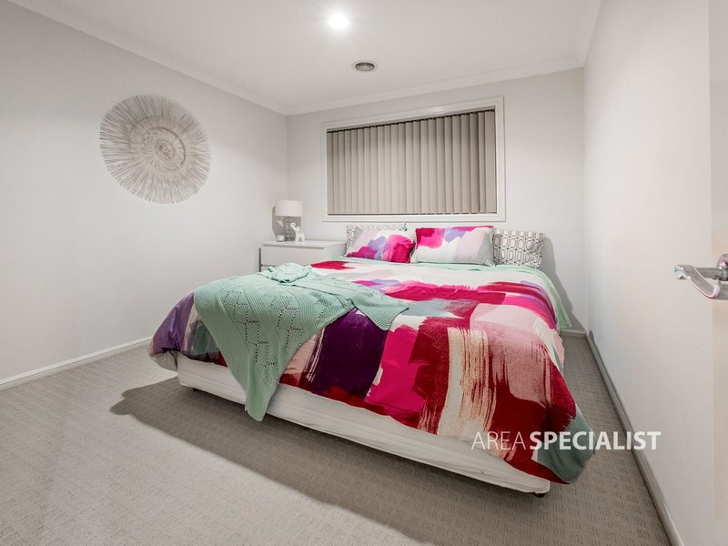 Photo - 3 Club House Crescent, Cranbourne East VIC 3977 - Image 17