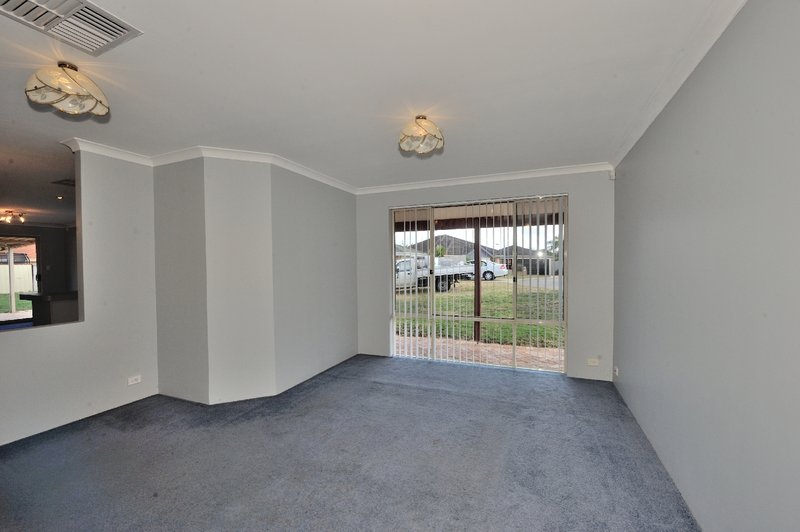 Photo - 3 Club Place, Cooloongup WA 6168 - Image 4