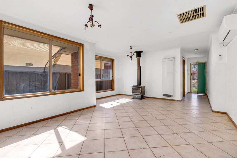 Photo - 3 Coachwood Close, Blakeview SA 5114 - Image 4