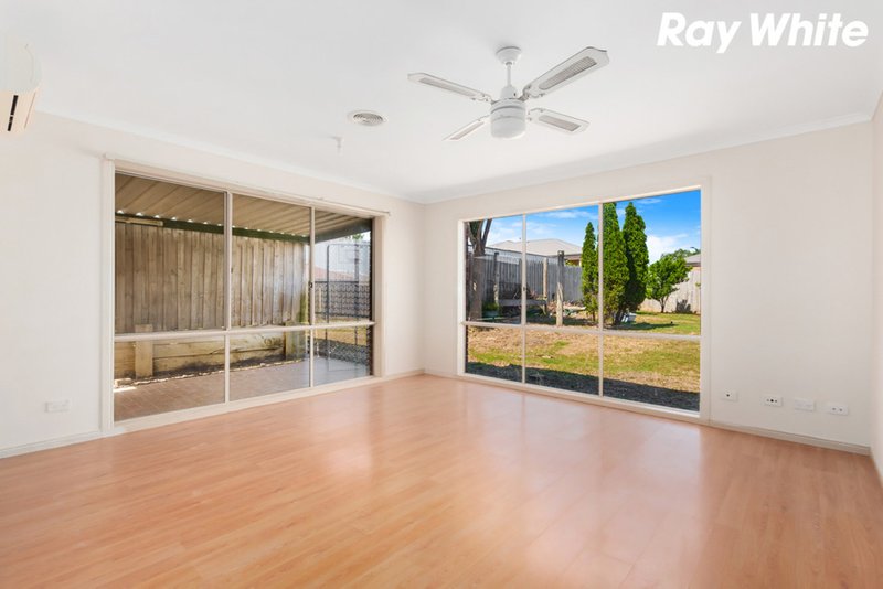 Photo - 3 Cobram Court, Pakenham VIC 3810 - Image 7