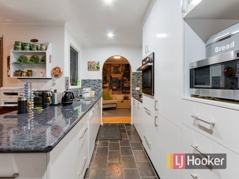 Photo - 3 Cody Avenue, Hampton Park VIC 3976 - Image 2