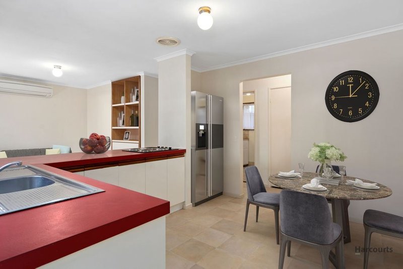 Photo - 3 College Avenue, Aberfoyle Park SA 5159 - Image 5