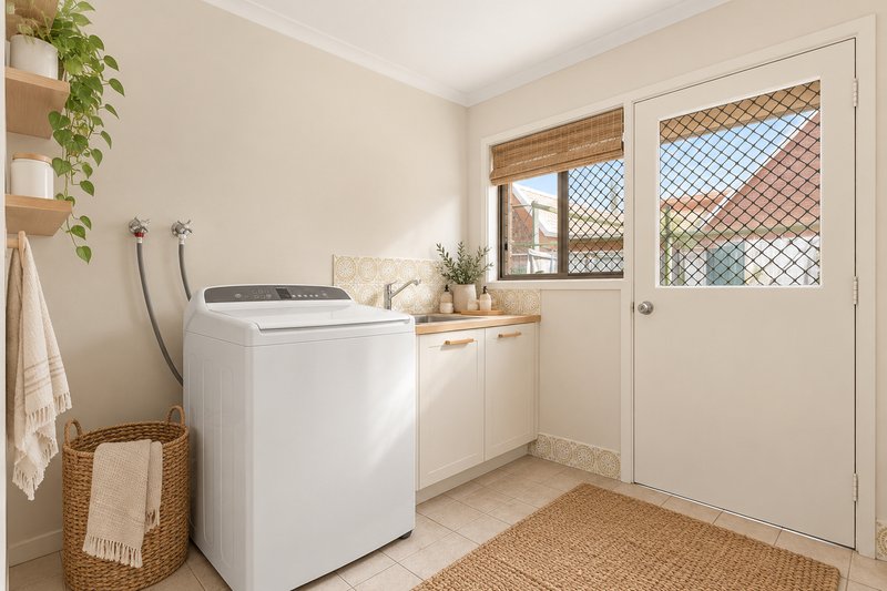 Photo - 3 Collene Grove, Springwood QLD 4127 - Image 13
