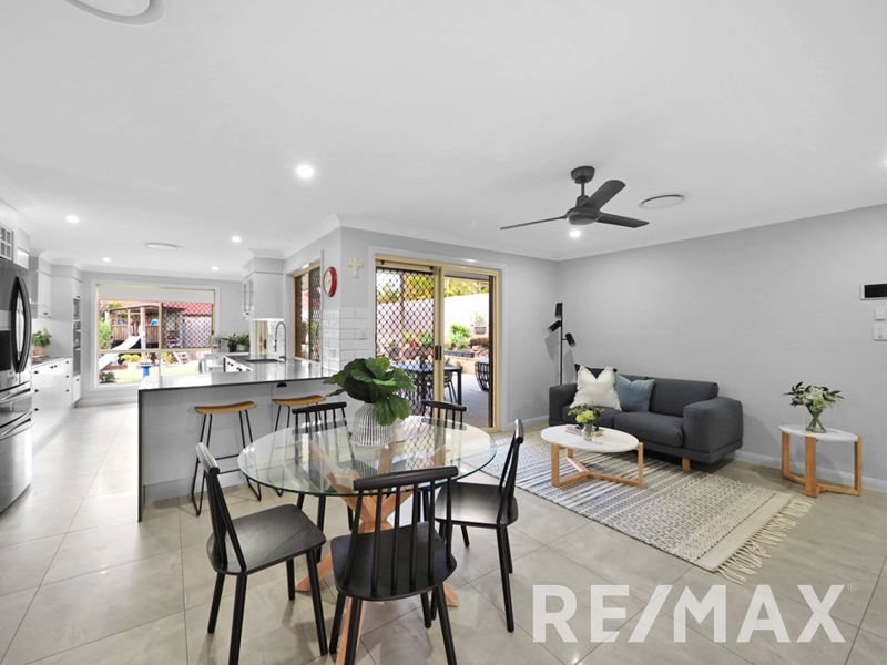 Photo - 3 Coogee Place, Albany Creek QLD 4035 - Image 8