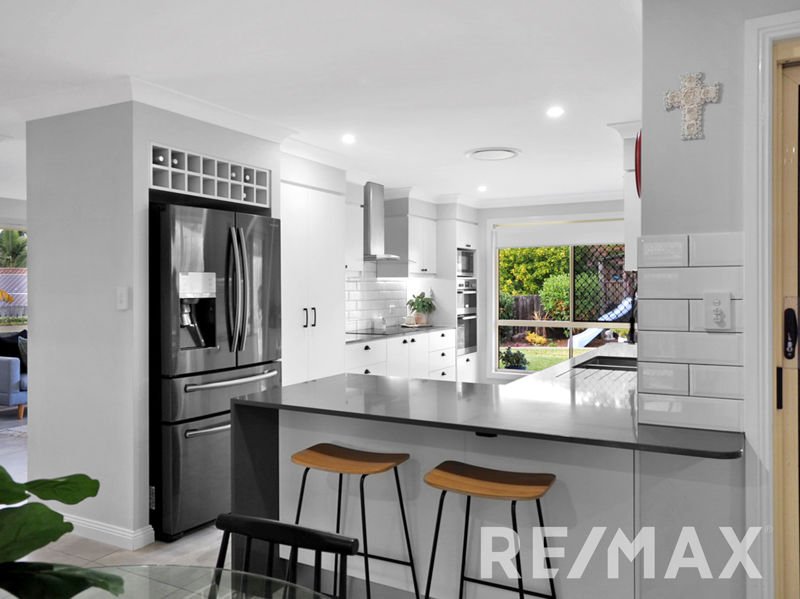 Photo - 3 Coogee Place, Albany Creek QLD 4035 - Image 9