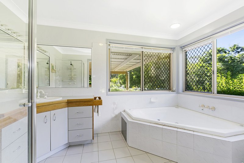 Photo - 3 Coolum Court, Eatons Hill QLD 4037 - Image 7