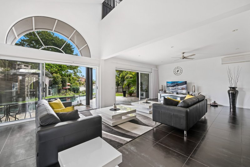 Photo - 3 Coorumbong Close, Mooloolaba QLD 4557 - Image 4