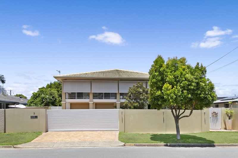 Photo - 3 Corella Avenue, Burleigh Waters QLD 4220 - Image 2