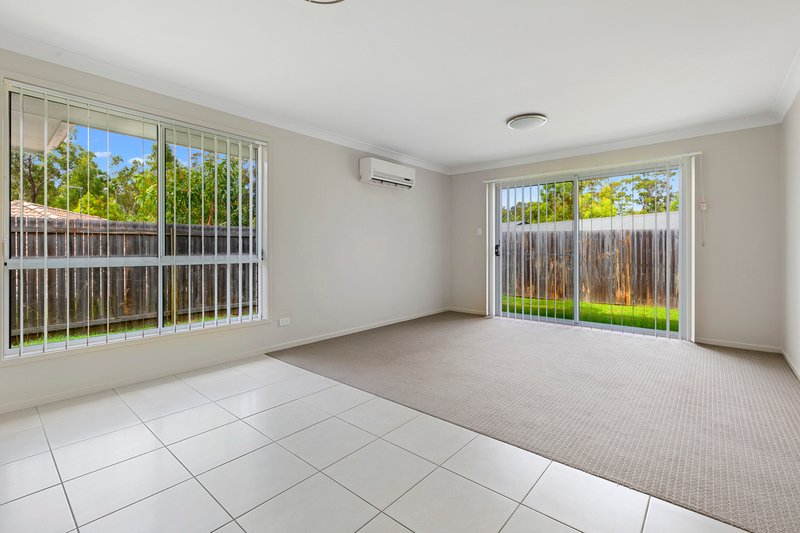 Photo - 3 Cornelius Drive, Augustine Heights QLD 4300 - Image 14