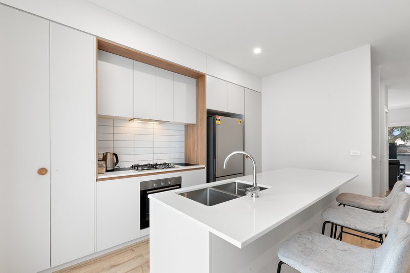 Photo - 3 Cornerstone Crescent, South Morang VIC 3752 - Image 3