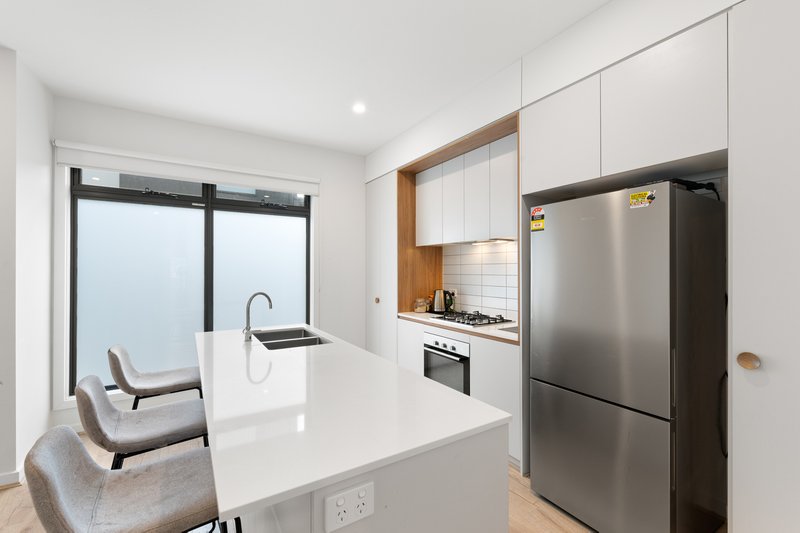 Photo - 3 Cornerstone Crescent, South Morang VIC 3752 - Image 4