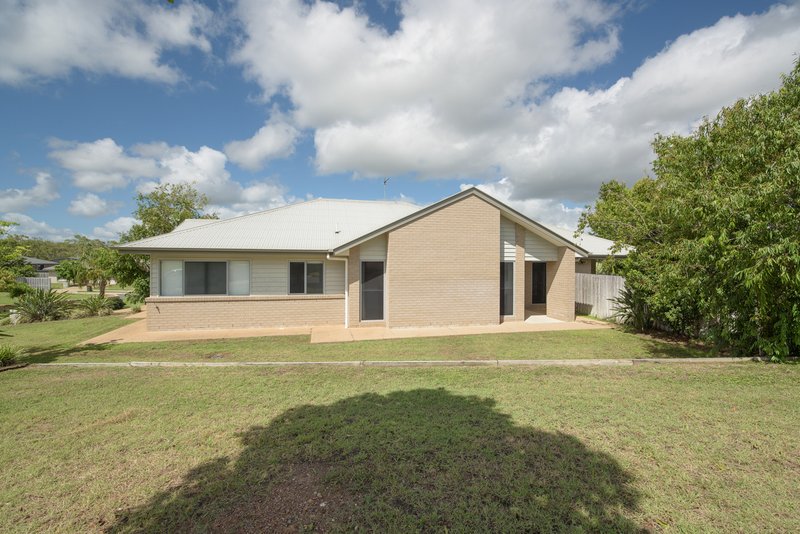 Photo - 3 Cornforth Crescent, Kirkwood QLD 4680 - Image 2