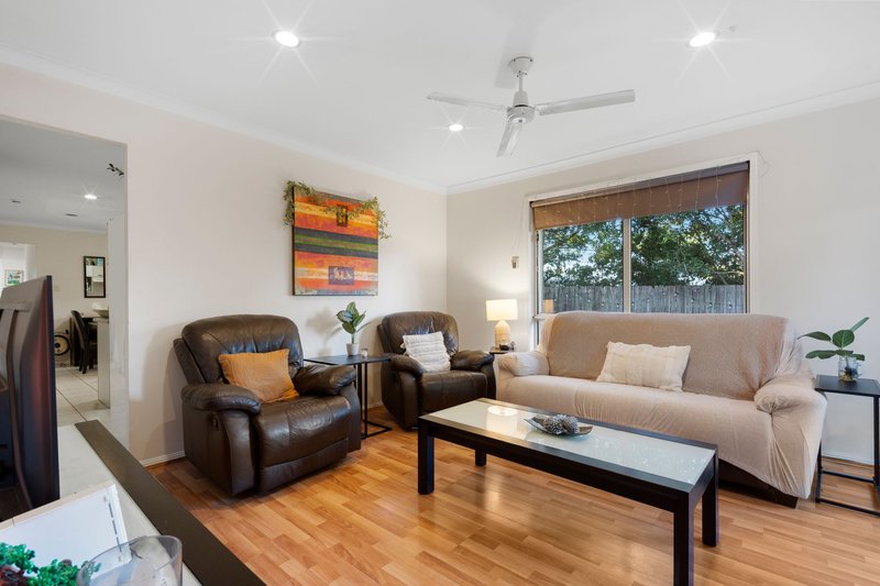 Photo - 3 Cornuta Close, Bellbowrie QLD 4070 - Image 2