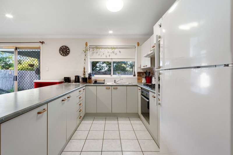 Photo - 3 Cornuta Close, Bellbowrie QLD 4070 - Image 3