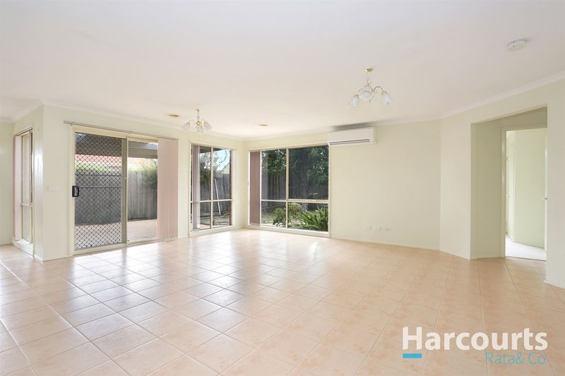 Photo - 3 Corvette Close, South Morang VIC 3752 - Image 4