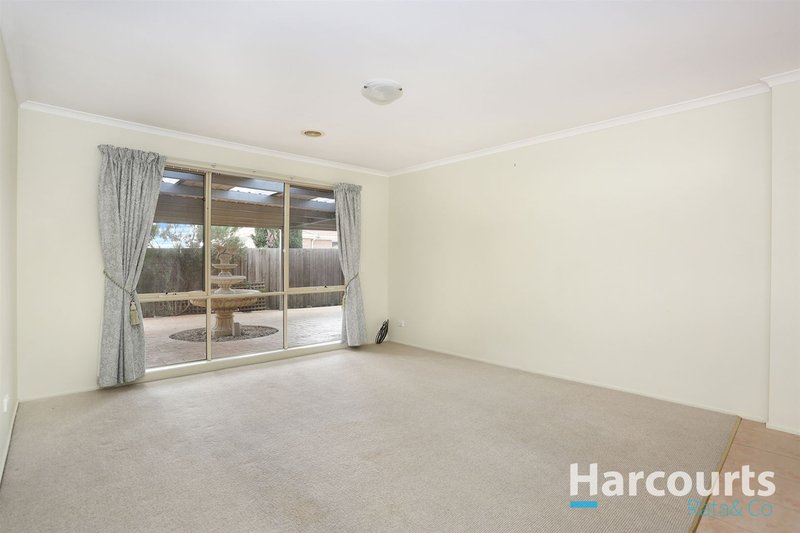 Photo - 3 Corvette Close, South Morang VIC 3752 - Image 6