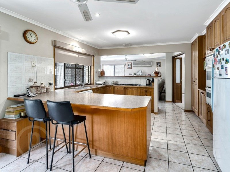 Photo - 3 Cosmos Place, Bridgeman Downs QLD 4035 - Image 5