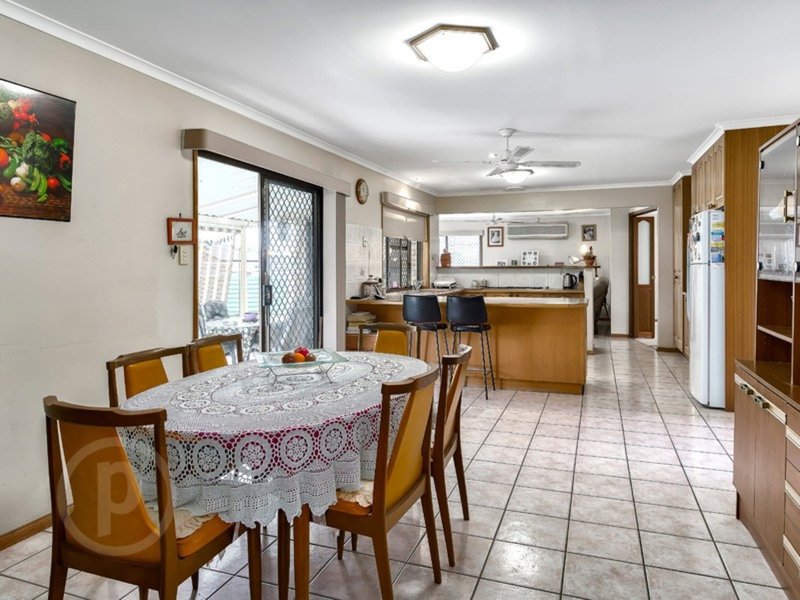 Photo - 3 Cosmos Place, Bridgeman Downs QLD 4035 - Image 6