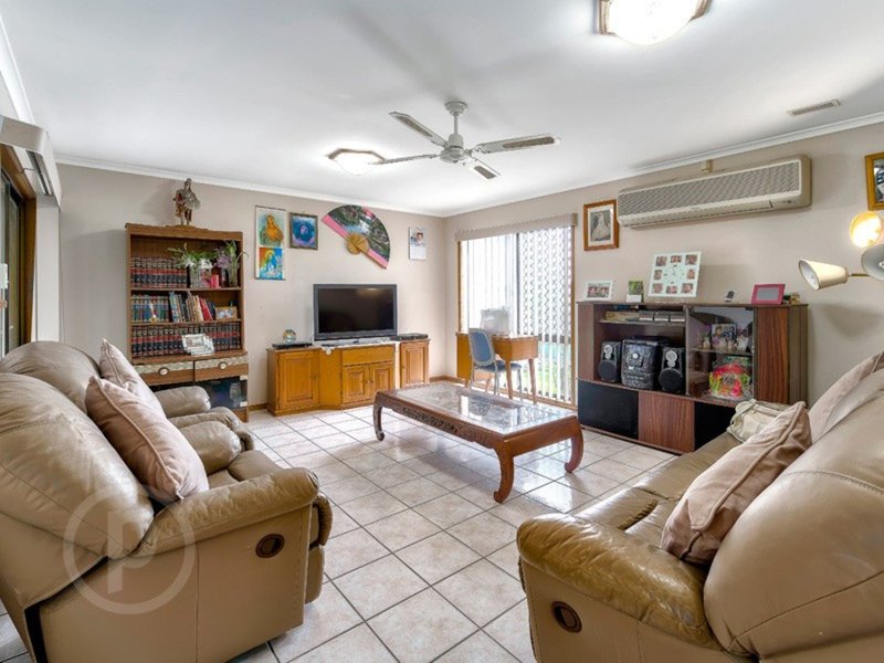 Photo - 3 Cosmos Place, Bridgeman Downs QLD 4035 - Image 7