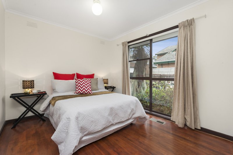 Photo - 3 Cotoneaster Court, Wheelers Hill VIC 3150 - Image 7