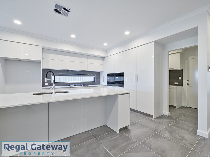 Photo - 3 Couloir Street, Treeby WA 6164 - Image 8