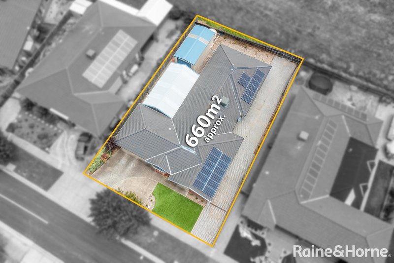 Photo - 3 Cover Drive, Sunbury VIC 3429 - Image 4