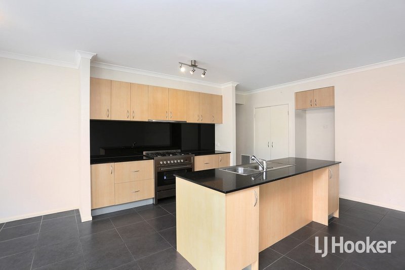 Photo - 3 Cowan Parkway, Point Cook VIC 3030 - Image 3