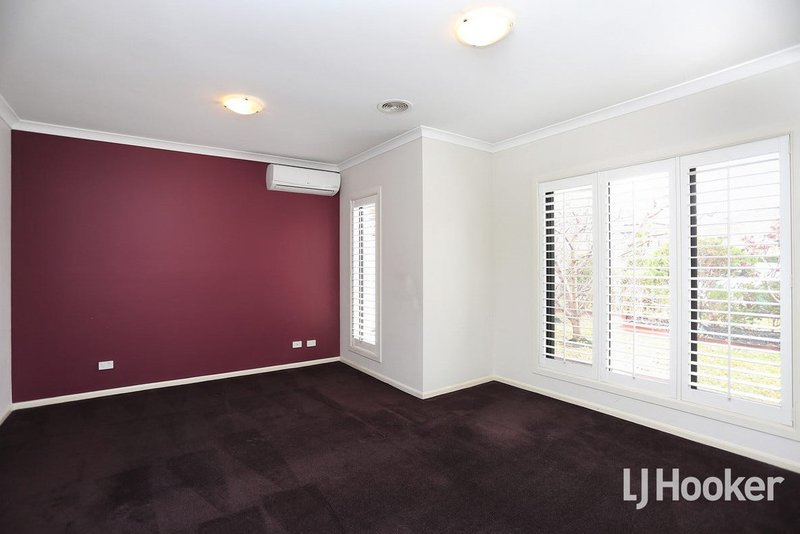 Photo - 3 Cowan Parkway, Point Cook VIC 3030 - Image 4